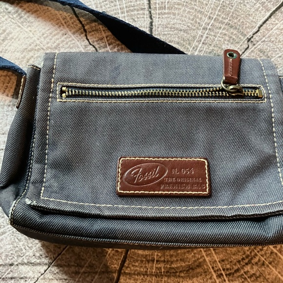 GUC Fossil denim mini crossbody - Picture 2 of 9